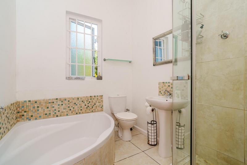 2 Bedroom Property for Sale in Harfield Village Western Cape